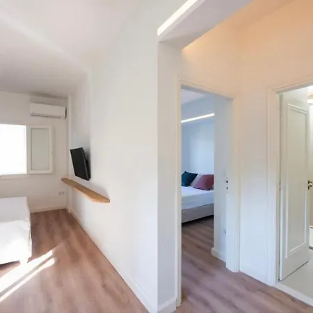 아파트호텔 Holm Corfu 3*