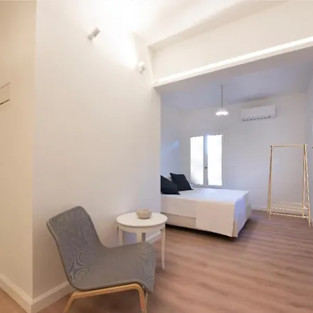 Holm Corfu 아파트호텔 고우비아
